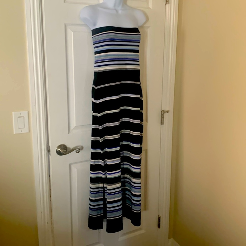 White House Black Market sleeveless Maxi Dress size small